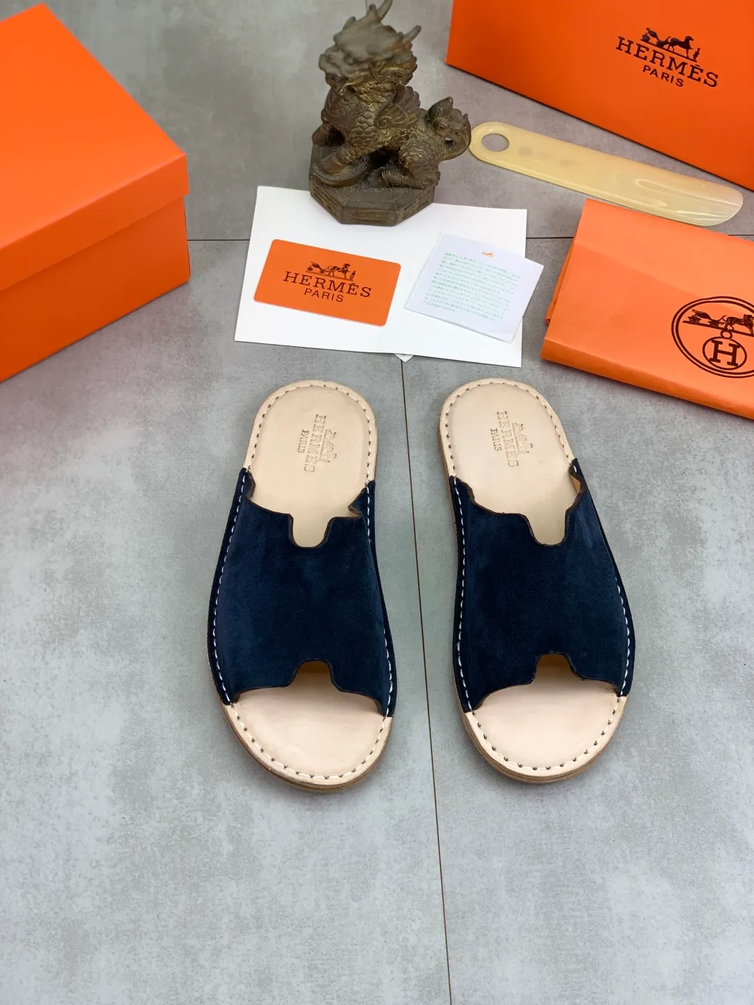 Men's men's shoes 💰P360 new model (genuine leather outsole series) new colors are coming simultaneously on the official website [HERMES] Hermès series: original development, original anatomy display, exclusive outsole [Material] Sole: original genuine leather sole with cow essence film 🌸. Fabric Original calfskin Lining: Imported cowhide, delicate and soft Code number: 38-44